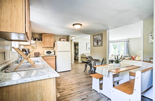Olivia House | Cozy House w/Huge Yard ~ 16 Mi to Fort Bragg