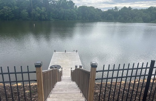 Albemarle House | Cozy lake front house with dock on Lake Tillery