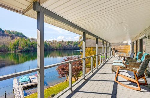 Robbinsville House | Cozy Lake Santeetlah Cottage with Dock and 3 Kayaks!