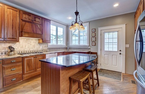 Wilmington House | Cozy, Light Filled Bungalow - Freshly Updated and Convenient