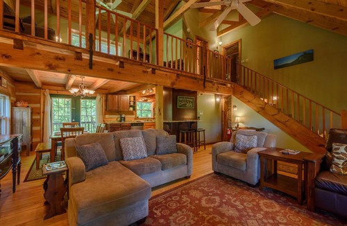 Foscoe Cabin | Cozy Log Cabin with Views of Grandfather Mountain