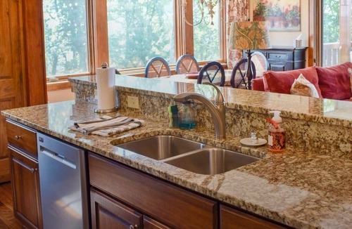 Boone Condo | Cozy Luxe Echota: Spectacular View; 2 Kings;No Stairs;Szn Decor; Pools;Fireplace