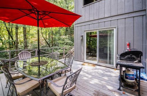 Lake Lure House | Cozy Mountain Home at Rumbling Bald Resort!