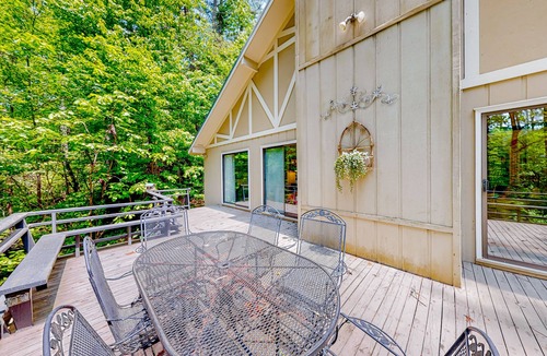 Lake Sequoyah House | Cozy mountain home with foosball, ping-pong, private deck & wood-burning firepla