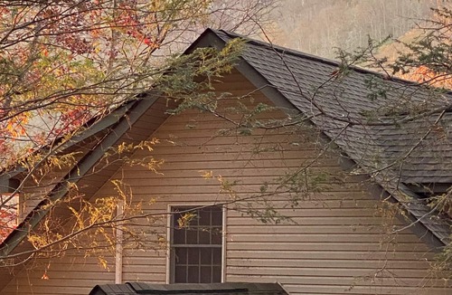 Chimney Rock House | Cozy Mountain Retreat in Chimney Rock Village