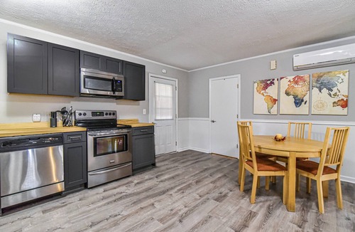 Skyland Apartment | Cozy Mtn. Getaway in South Asheville