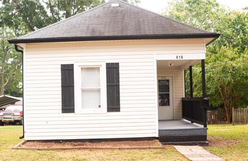 Kannapolis House | Cozy Nest Cottage