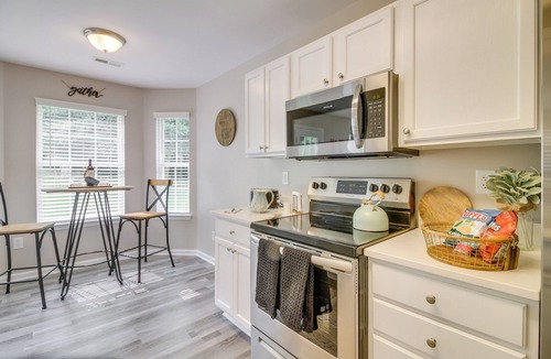 Mount Holly House | Cozy North Carolina Abode - Minutes from Downtown!