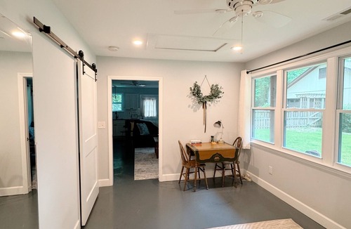 Raleigh House | Cozy North Raleigh Guest House - near RDU, DTR, + major Hospitals