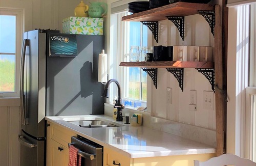 Sea Retreat House | Cozy Oceanfront Cottage with Lovely Ocean Views!