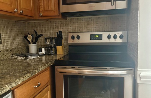 Woodcroft House | Cozy one level, 2 BR, 2 Bath TH in charming wooded community. Perfect location!