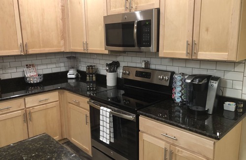 Greensboro House | Cozy, Quiet and Well Appointed Dual Master w/ 2.5 ba Townhome 4 miles to GSO!