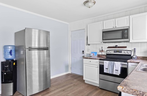 Raleigh House | Cozy Ranch 15 Min to Raleigh Downtown and 15 to Fuquay-Varina Downtown