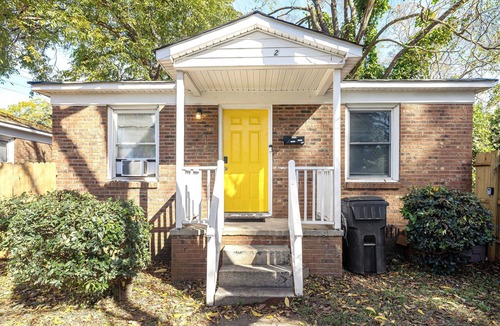 Charlotte Villa | Cozy Retreat near Uptown with Hot Tub