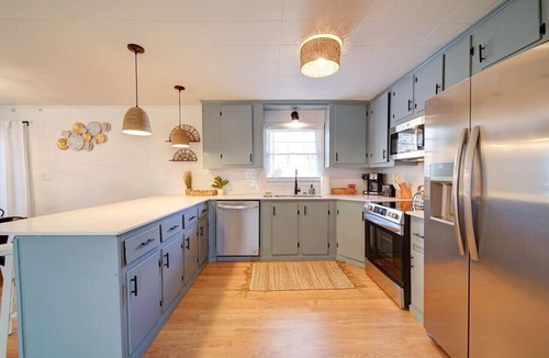 Belmont Historic District House | Cozy Riverside Cottage—Fully Updated!—Quiet—3-beds