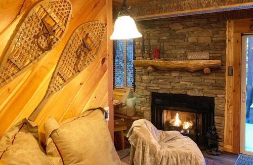 Banner Elk Ski Chalet | COZY-RUSTIC-CABIN FOR TWO-BANNER ELK/SUGAR MTN 1/1