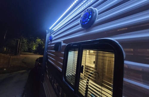 Shelby House | Cozy RV Getaway for Couples!
