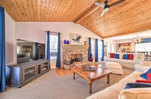 Sapphire House | Cozy Sapphire Resort Home with Deck and Mountain Views