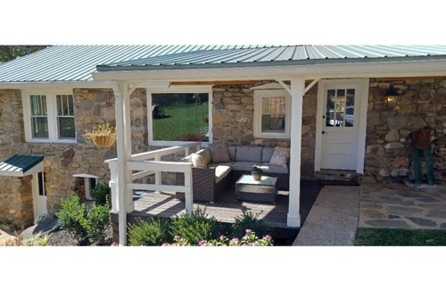 Waynesville Apartment | Cozy, stylish, country studio minutes from downtown Waynesville.