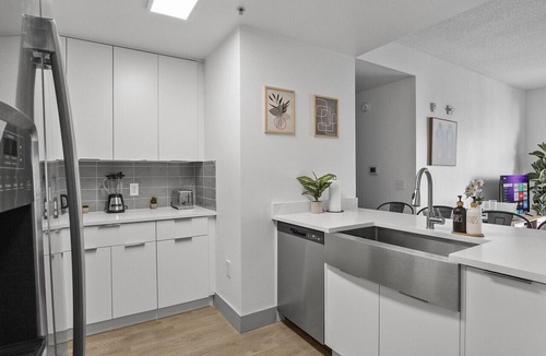 Charlotte Center City Apartment | Cozy Urban Getaway | Free Parking, Gym, Stadium