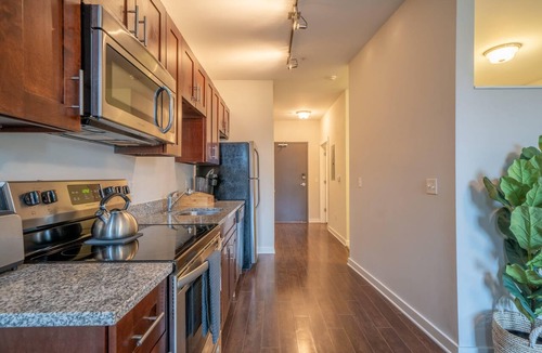 Music Row Apartment | CozySuites Music Row Astonishing SDO Nashville! 23