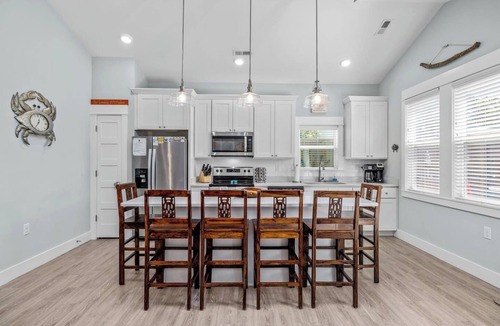 Corolla Light Apartment | CrabaCabana in the Center of Corolla