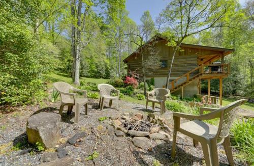 Cherokee House | Creek Access Quiet Bryson City Retreat with Hot Tub