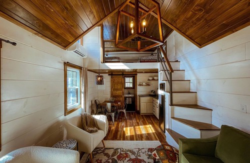 Old Fort Cabin | Creek Cabin