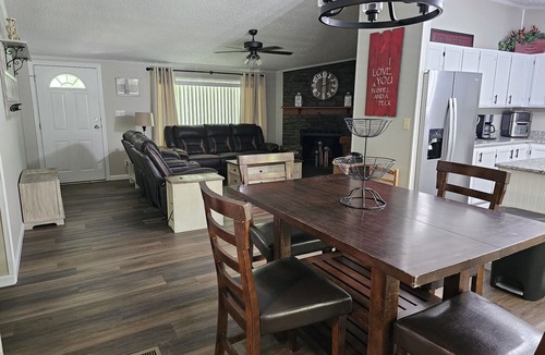 Hot Springs Cottage | Creek Life Cottages II