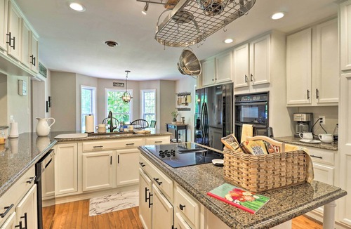 Brevard House | Creekside Brevard Home < 1 Mi to Downtown!