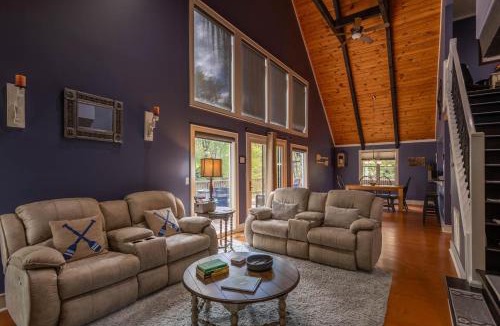 Newland House | Creekside Cabin at Linville Land Harbor
