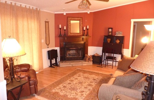 Hot Springs Cabin | Creekside Cabin, comfortable cabin overlooking trout creek