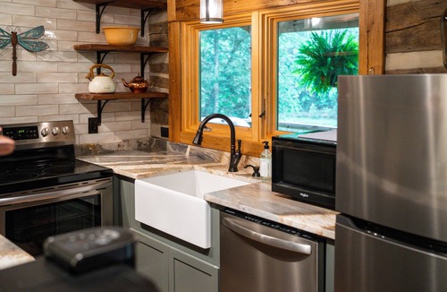 Lenoir Cabin | Creekside Cabin, located just minutes from Blowing Rock!
