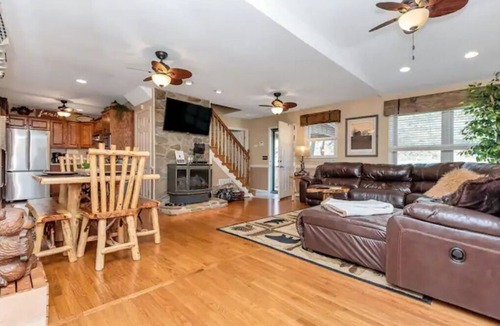 Millers Creek Cabin | Creekside Cabin near Blue Ridge Parkway