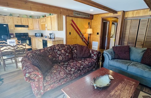 Sugar Mountain Condo | Creekside Condo Walking Distance to Slopes!