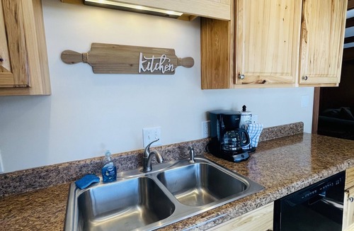 Sugar Mountain Condo | Creekside Condo Walking Distance to Slopes!