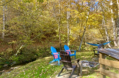 Burnsville House | Creekside home with hot tub within 30 mins to Asheville