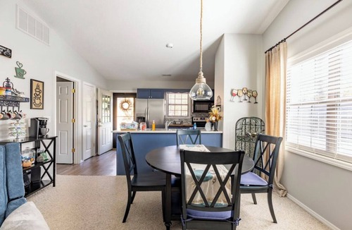 Franklin Villa | Creekside Mountain Villa in Gated Golf Course Neighborhood, Fireplace, & EV