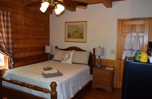 Robbinsville Bed & Breakfast | Creekside Paradise Bed and Breakfast