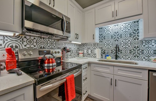 Tuscaloosa Condo | Crimson Court - Book Now for Football!