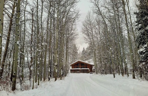 Crowsnest Pass Cabin | Crowsnest River Chalet - Eagle