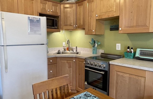 Hatteras Condo | Cruise into Ocean's Door West and set sail in the calm setting of the cabana!