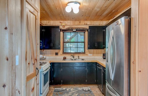Boone House | Crystal View - Views - Newly Remodeled - Gated Community - Minutes to Boone and Blowing Rock!