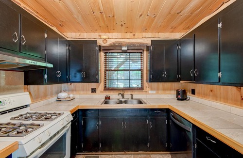 Boone House | Crystal View - Views - Newly Remodeled - Gated Community - Minutes to Boone and Blowing Rock!