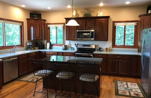 Hendersonville House | Custom mountainside home - year round Mountain View - Convenient location
