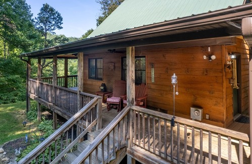 Bryson City Cabin | Customer Appreciation Year! See Discount information in Ad