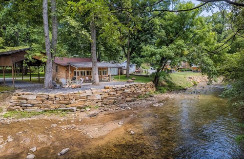 Bryson City Cabin | Customer Appreciation Year! See Discount information in Ad