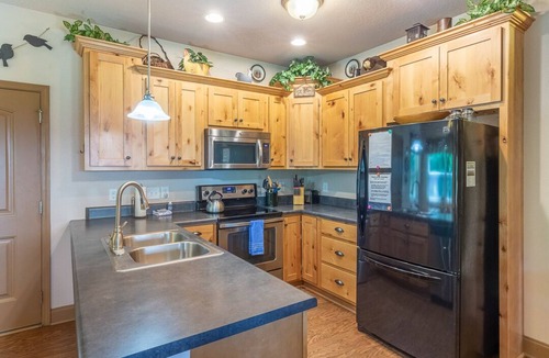 Sylva Cabin | Customer Appreciation Year! See Discount information in Ad