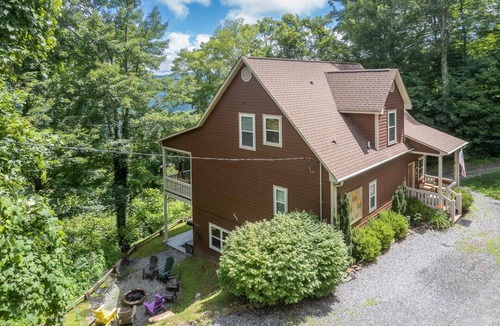 Sylva Cabin | Customer Appreciation Year! See Discount information in Ad