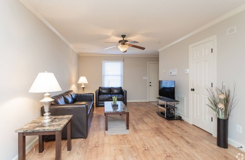 Kernersville House | Cute and Cozy 2 bedroom Townhouse!